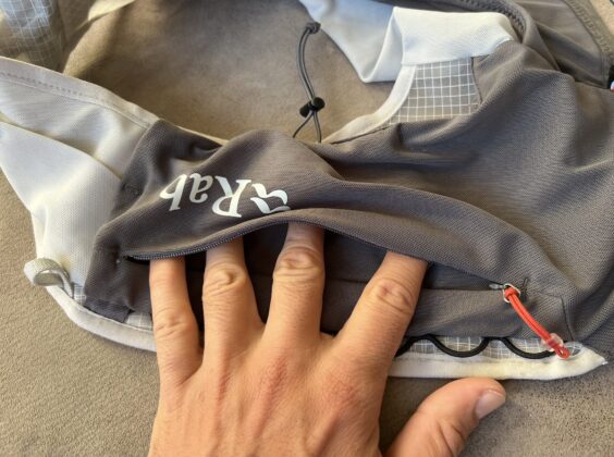 Kapsa na telefon na obou stranách