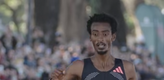 Kejelcha znovu světovým rekordmanem v půlmaratonu: v Buenos Aires běžel 56:51!